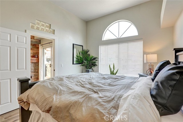 MLS #OC25140509 image #16