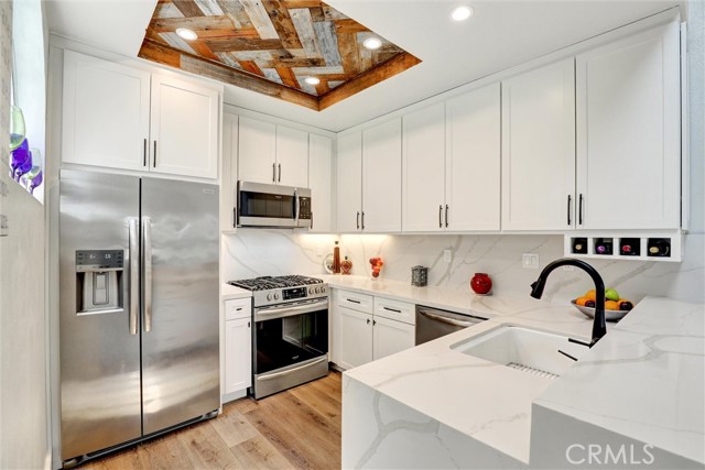 MLS #OC25140509 image #2