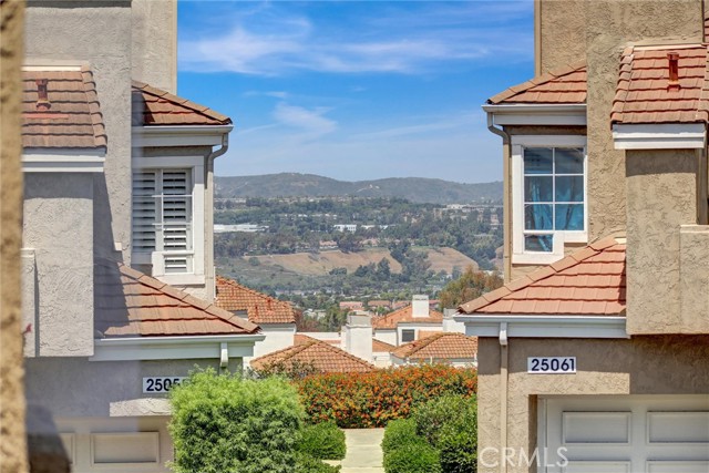 MLS #OC25140509 image #4