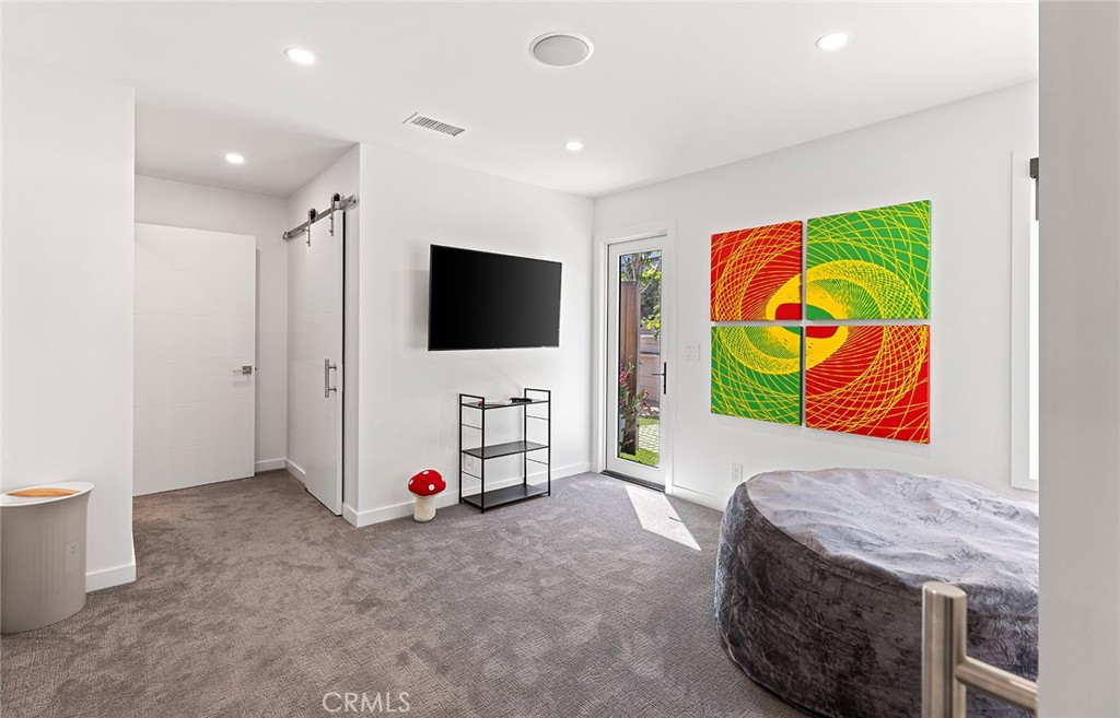 MLS #OC25140779 image #22