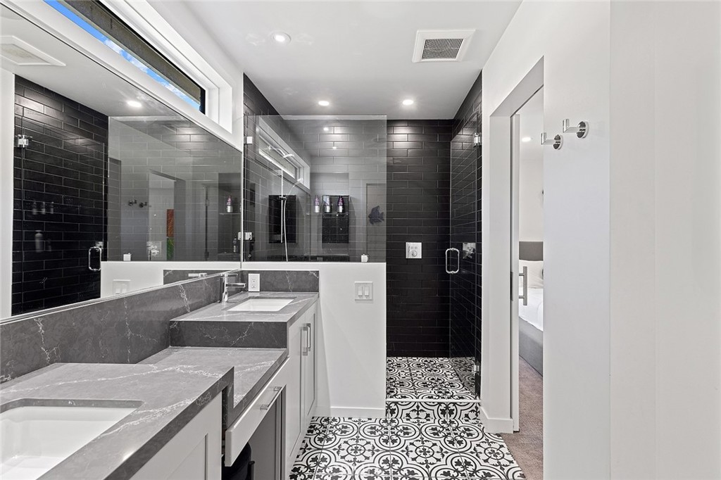 MLS #OC25140779 image #23