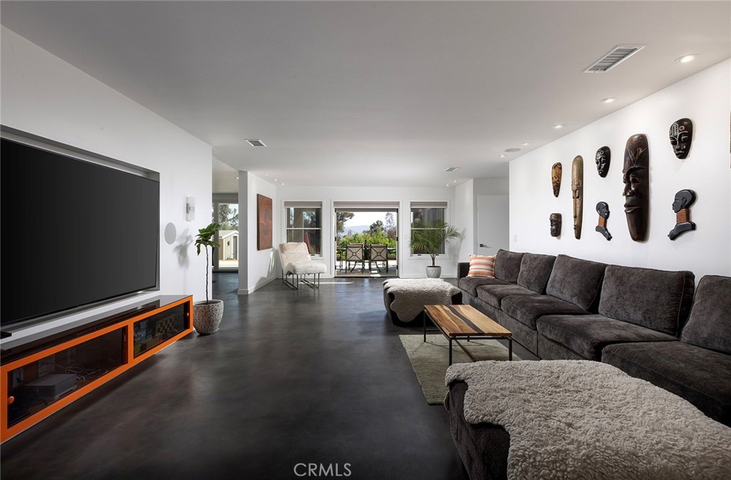 MLS #OC25140779 image #5