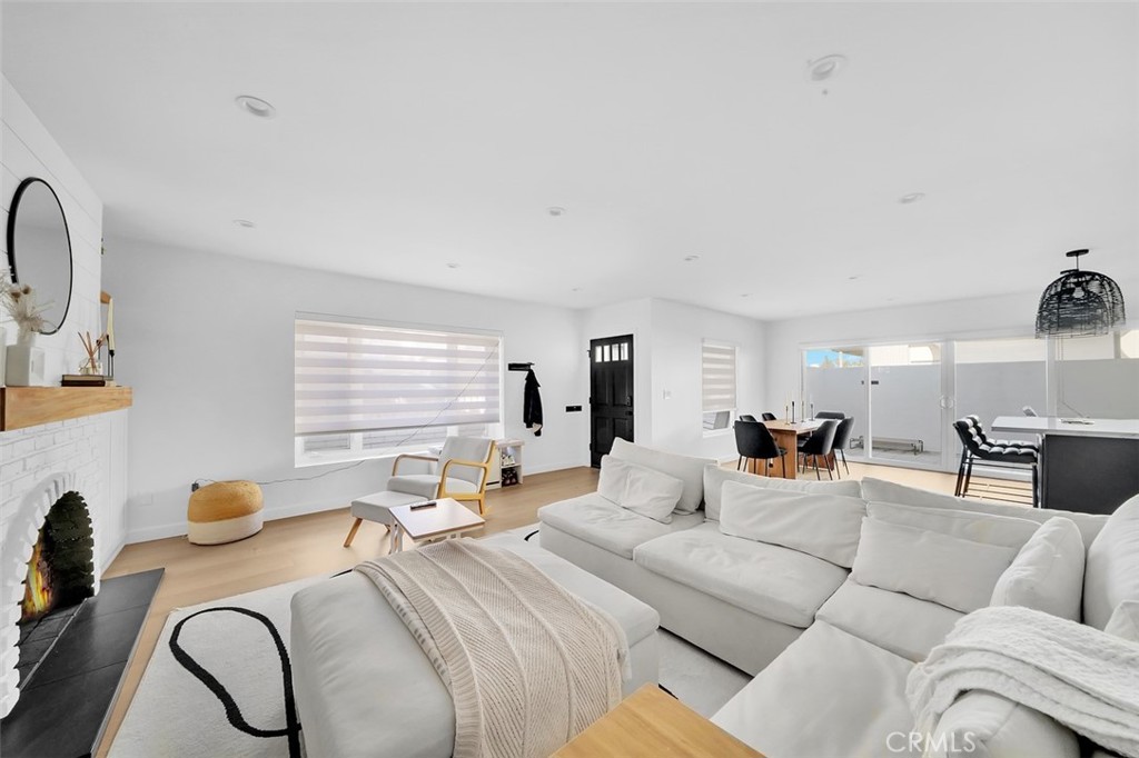 MLS #OC25140811 image #13