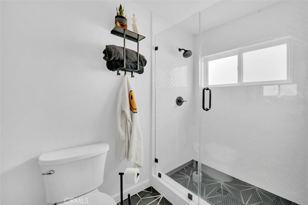 MLS #OC25140811 image #17