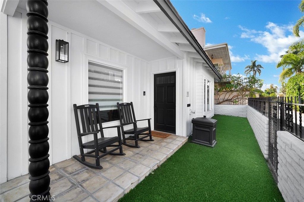 MLS #OC25140811 image #4