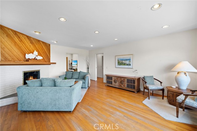 MLS #OC25140820 image #11