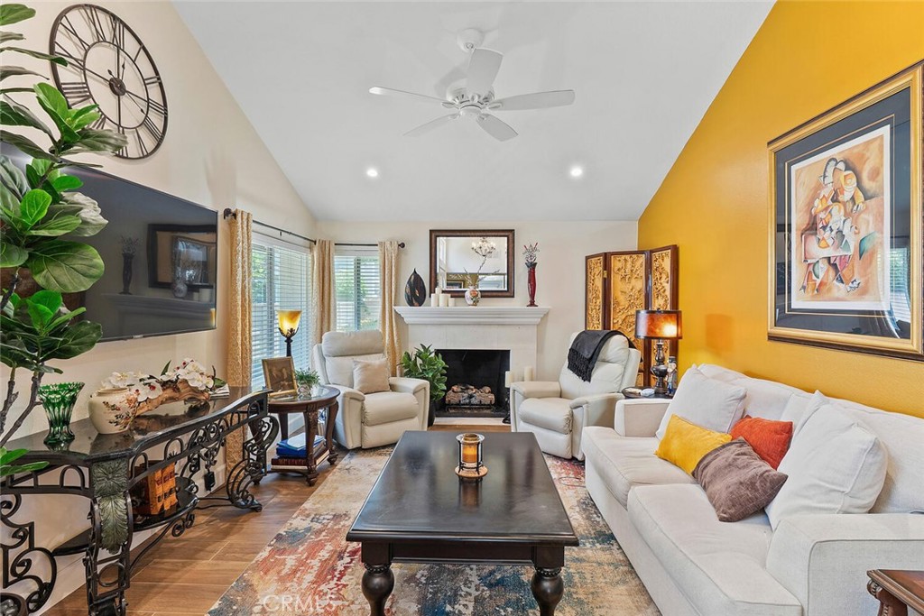 MLS #OC25140922 image #10