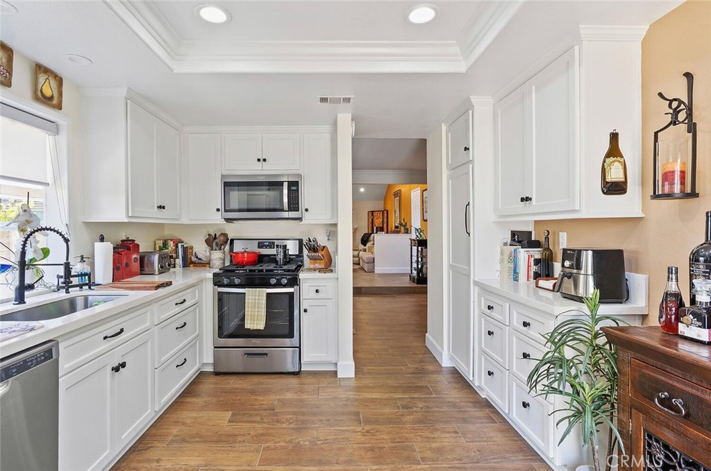 MLS #OC25140922 image #18