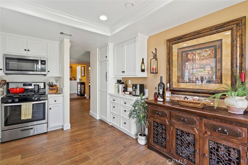 MLS #OC25140922 image #19