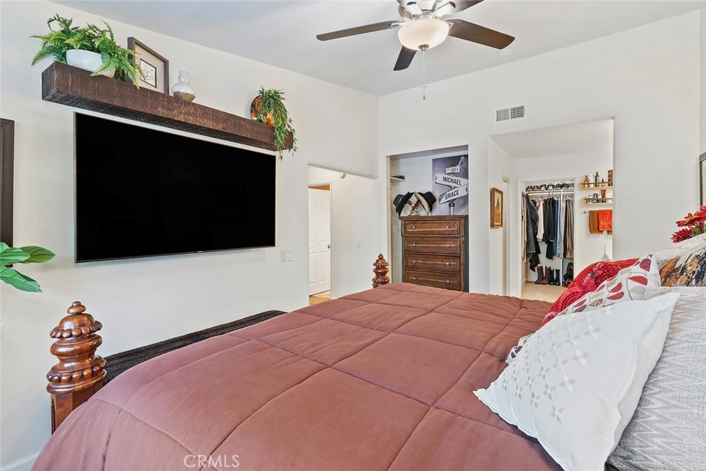 MLS #OC25140922 image #22