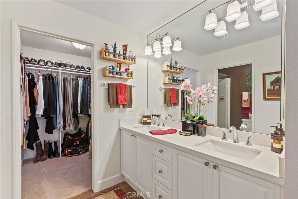 MLS #OC25140922 image #24