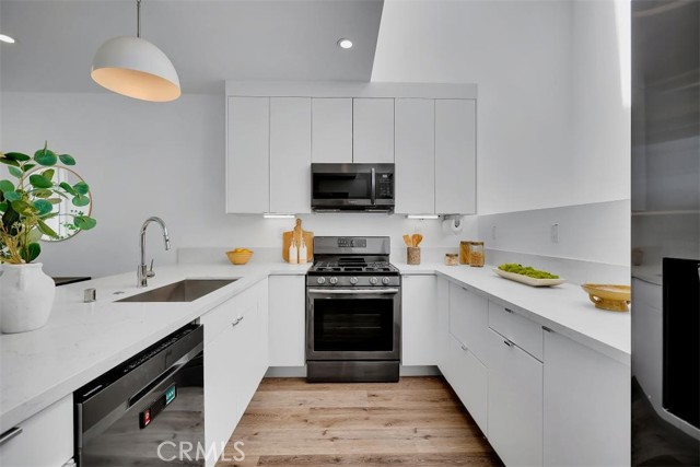 MLS #OC25140939 img 11