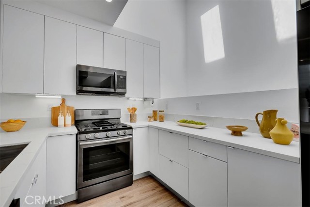 MLS #OC25140939 img 12