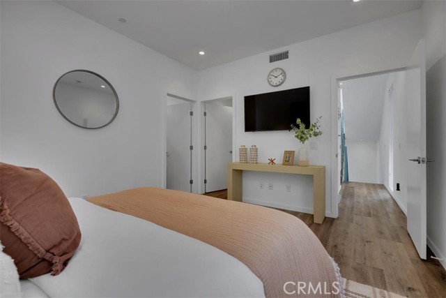 MLS #OC25140939 img 14