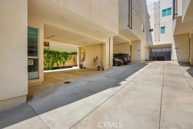 MLS #OC25140939 img 24