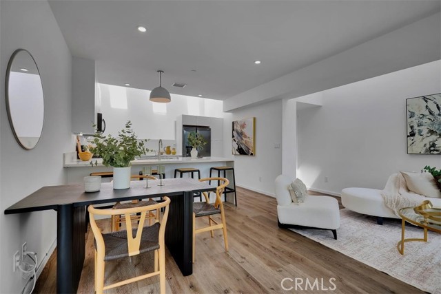 MLS #OC25140939 img 4