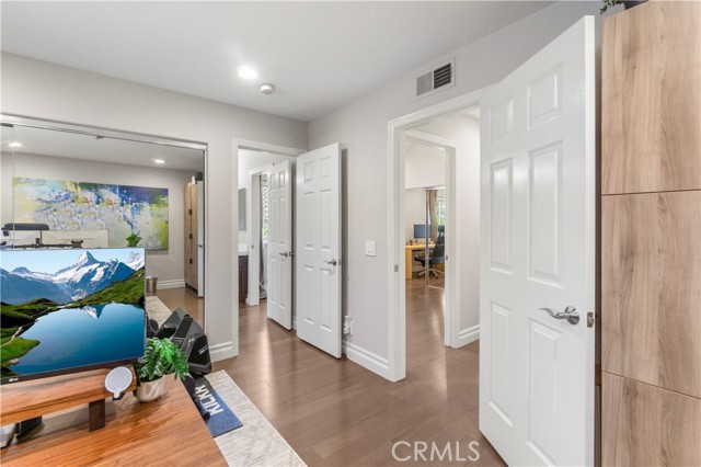 MLS #OC25141610 image #25