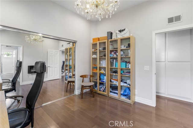 MLS #OC25141610 image #27