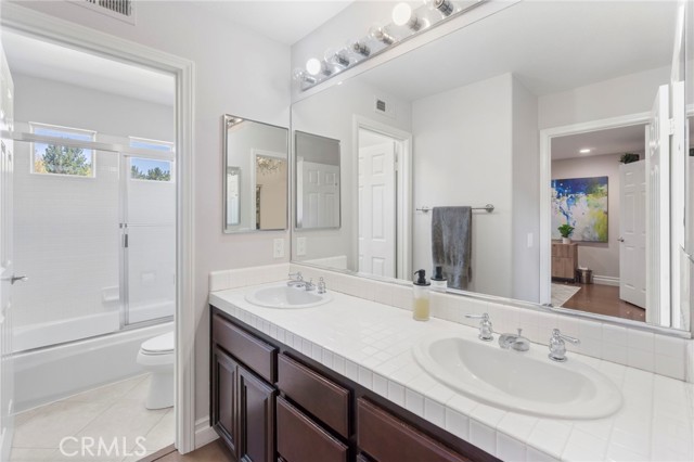 MLS #OC25141610 image #28