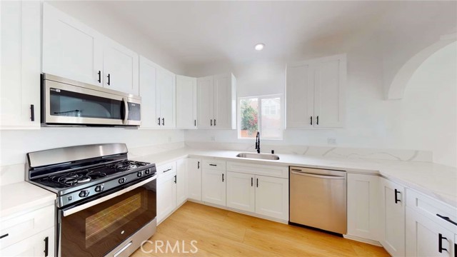 MLS #OC25141984 image #11