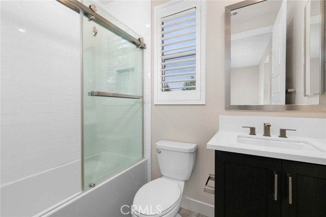 MLS #OC25142972 image #24