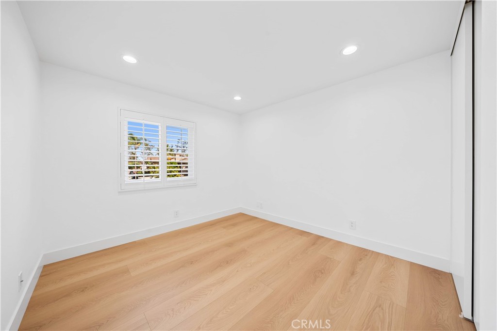 MLS #OC25143247 image #19