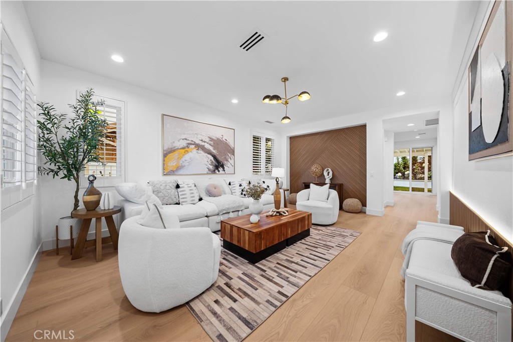 MLS #OC25143247 image #2