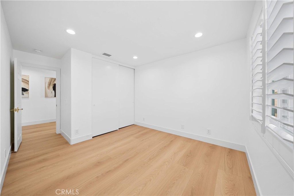 MLS #OC25143247 image #20