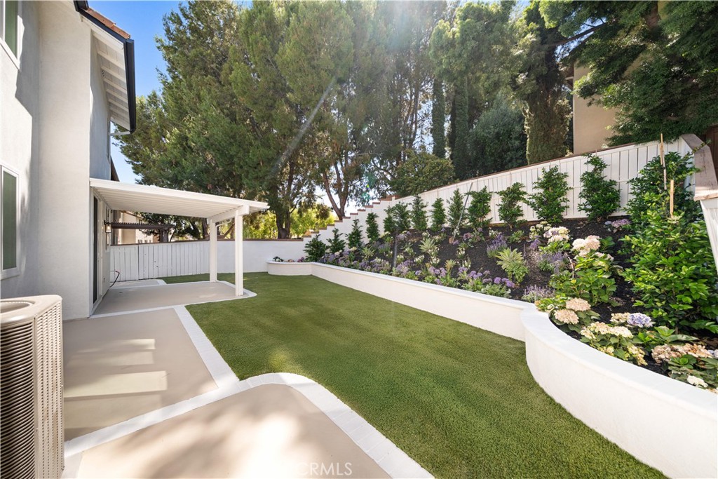 MLS #OC25143247 image #23