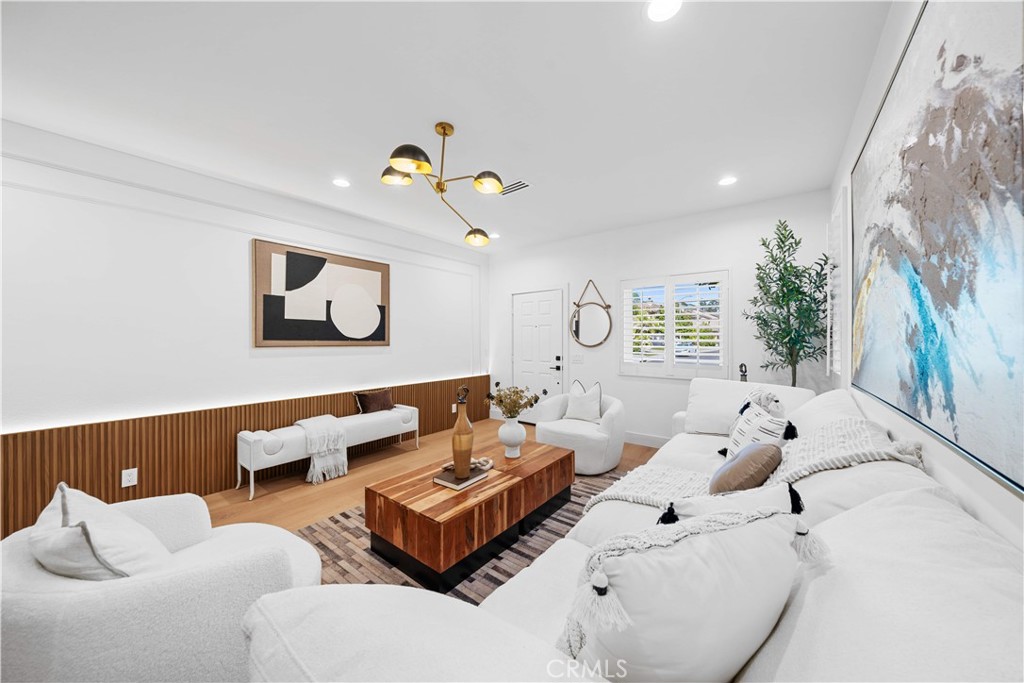 MLS #OC25143247 image #4