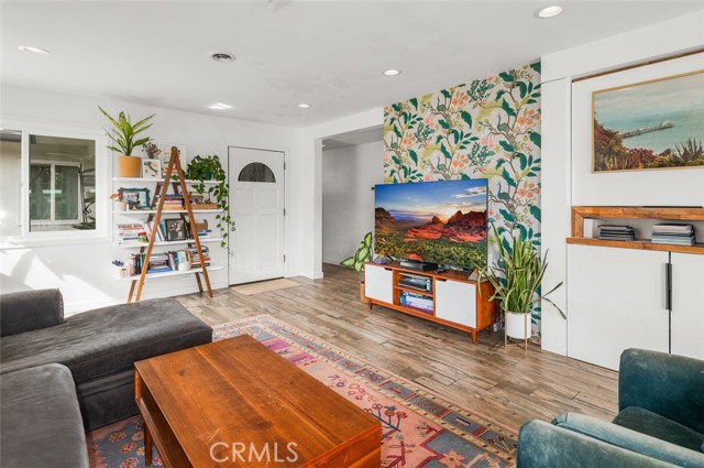 MLS #OC25143302 image #9