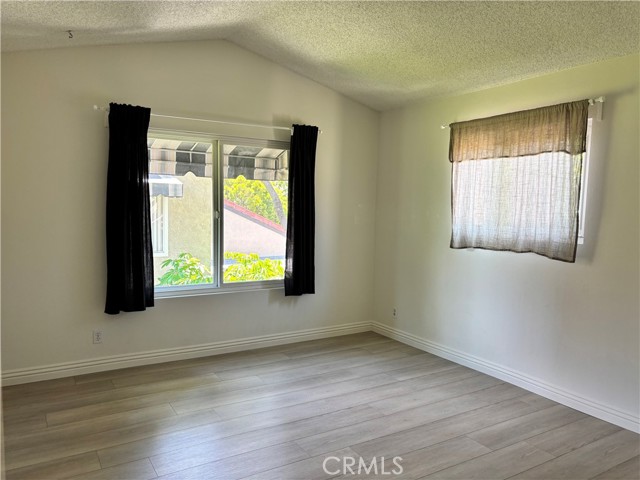 MLS #OC25143965 image #23