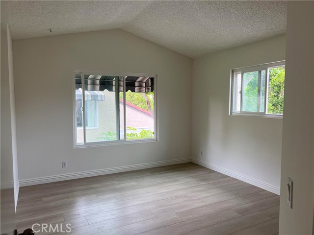MLS #OC25143965 image #24