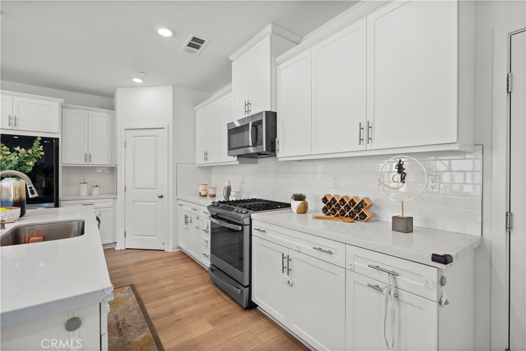 MLS #OC25144319 image #10