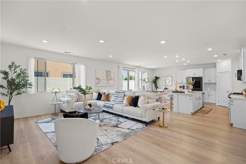 MLS #OC25144319 image #2