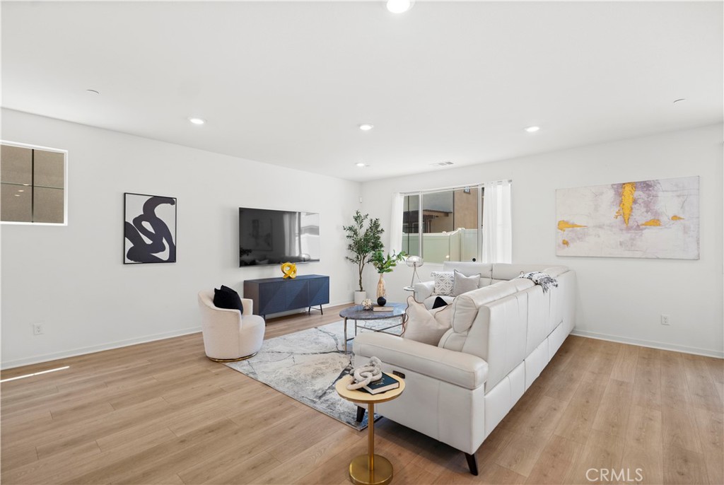 MLS #OC25144319 image #5