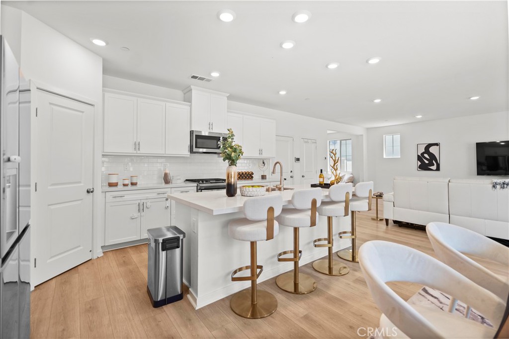 MLS #OC25144319 image #9