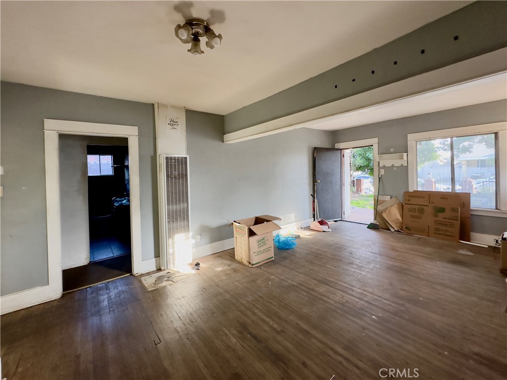 MLS #OC25144898 image #2