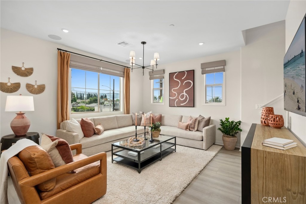 MLS #OC25145272 image #0