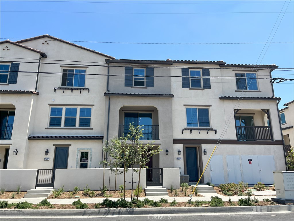 MLS #OC25145272 image #1