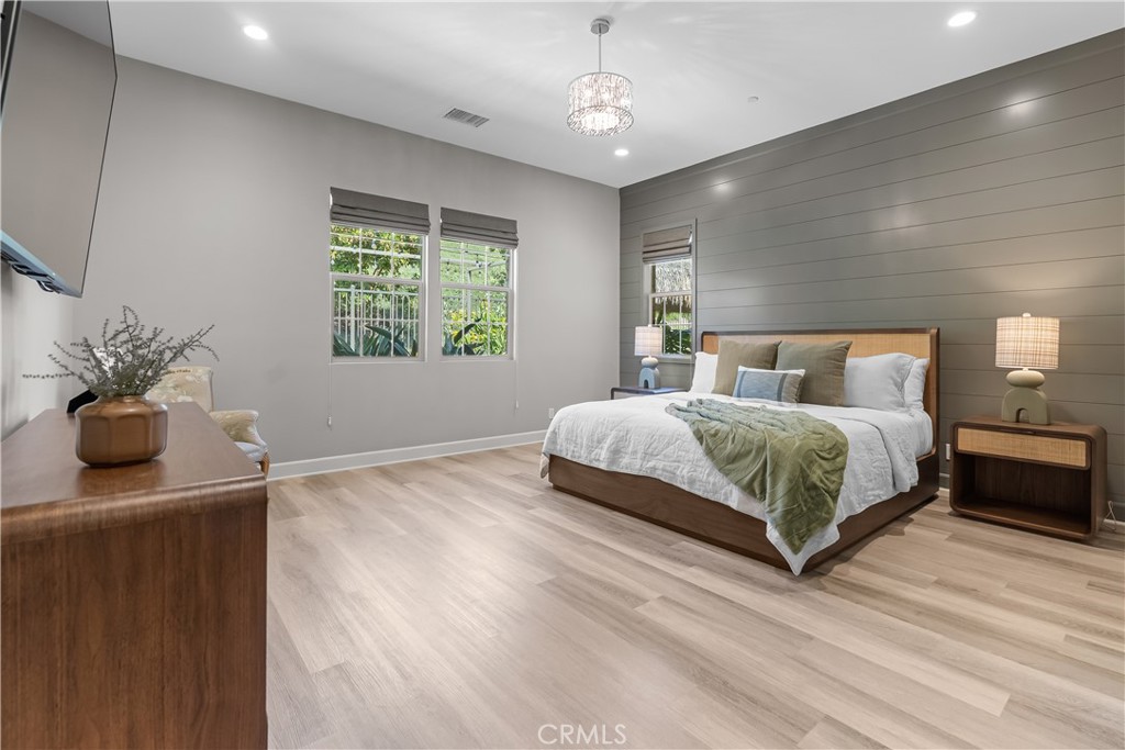 MLS #OC25145652 image #12