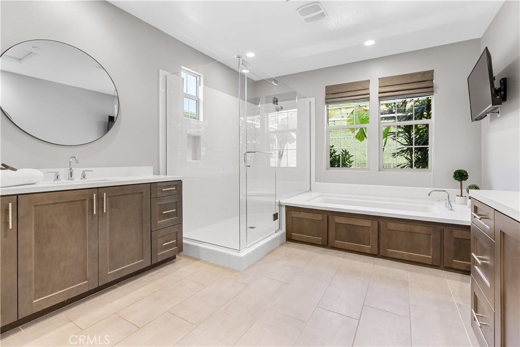 MLS #OC25145652 image #17