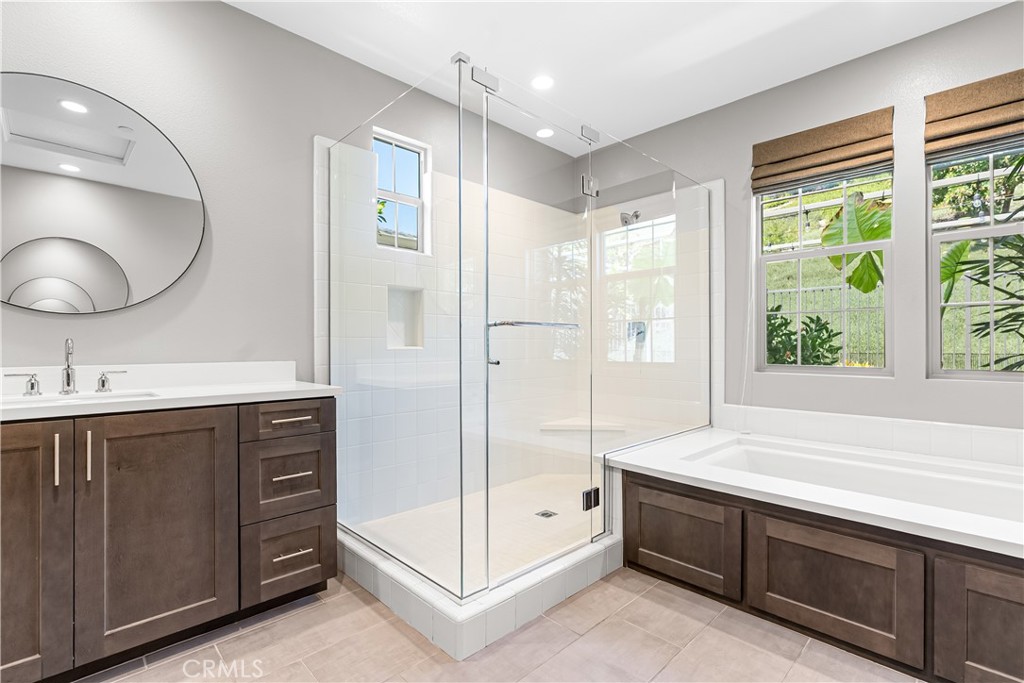 MLS #OC25145652 image #20