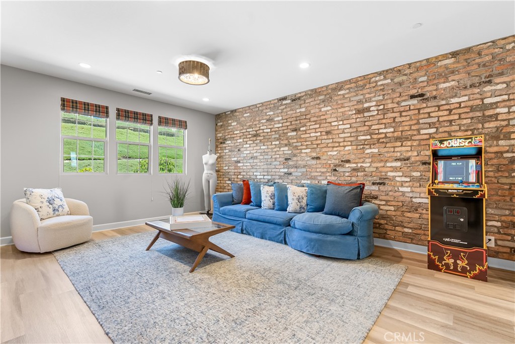 MLS #OC25145652 image #31