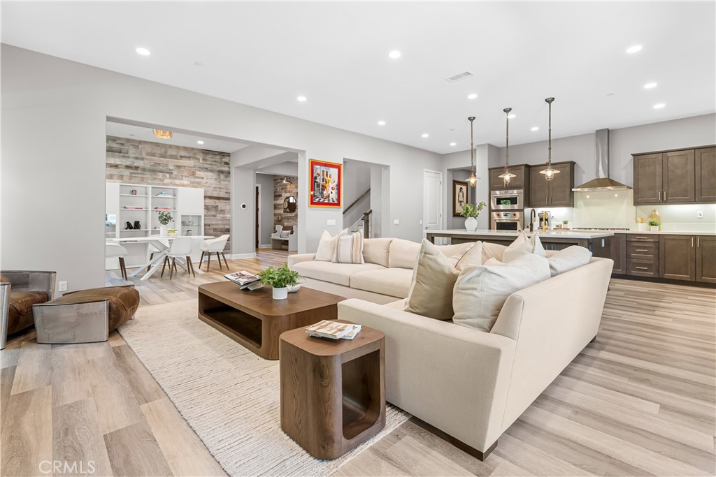 MLS #OC25145652 image #5