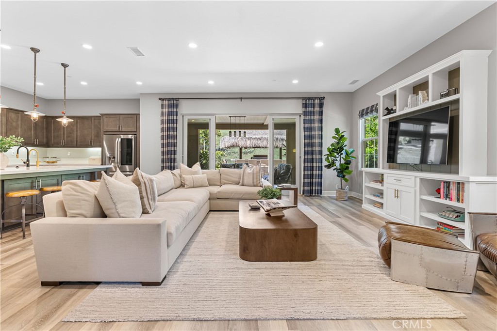 MLS #OC25145652 image #8