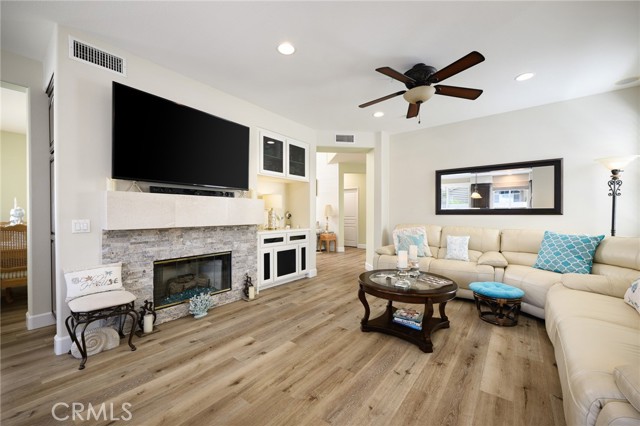 MLS #OC25145732 image #17