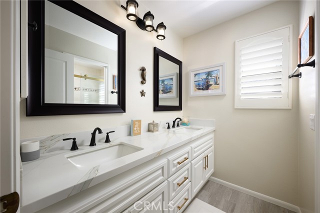 MLS #OC25145732 image #45