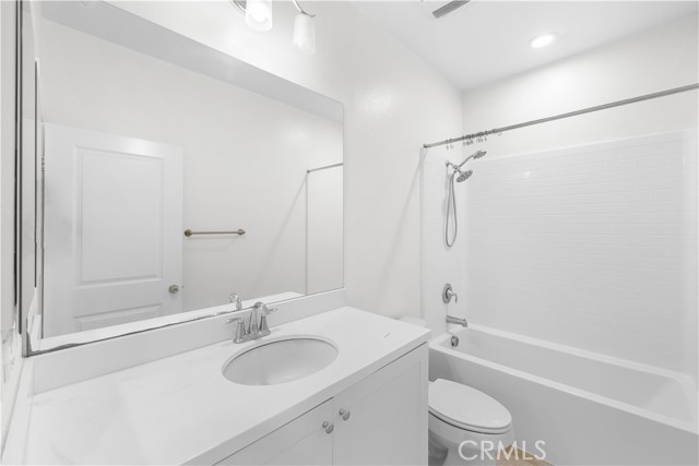 MLS #OC25145946 image #16