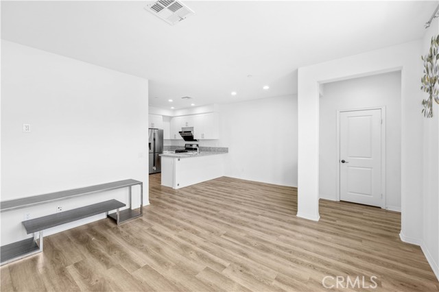 MLS #OC25145946 image #3